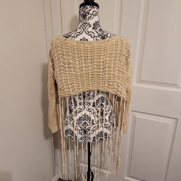 Umgee Crochet Fringed Crop top‎ - Picture 3 of 6